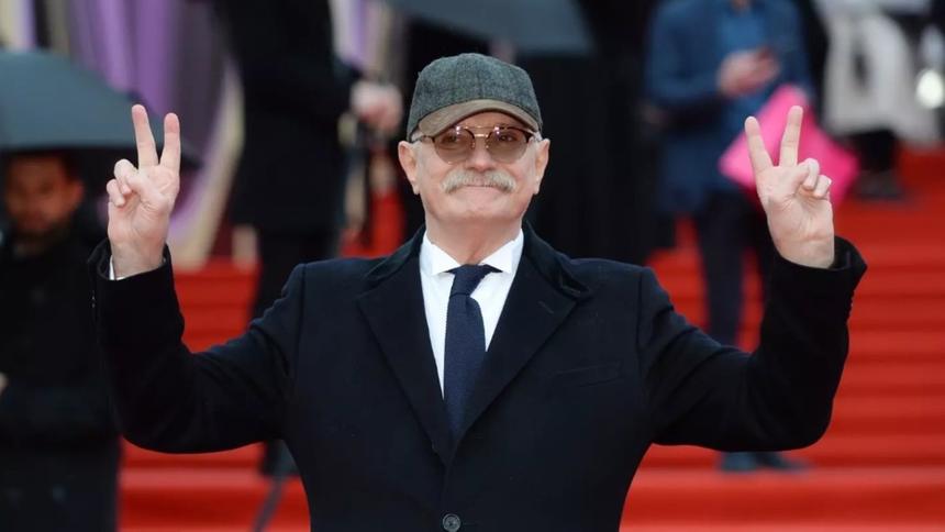 Никита Михалков отсудил у Владимира Досталя 300 тысяч евро за невозвращенный долг в 25 миллионов