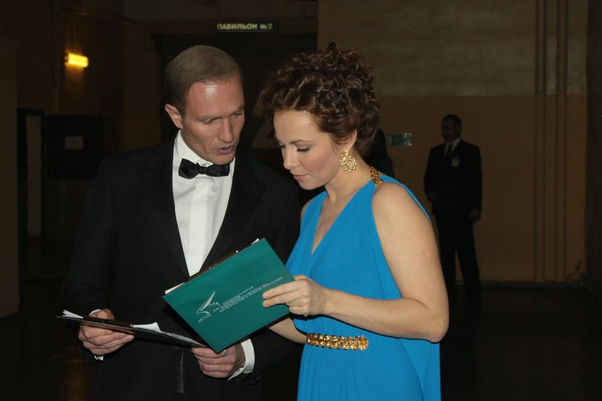 «Пытается встать и убежать»: несколько операций и кома сделали Костомарова неадекватным