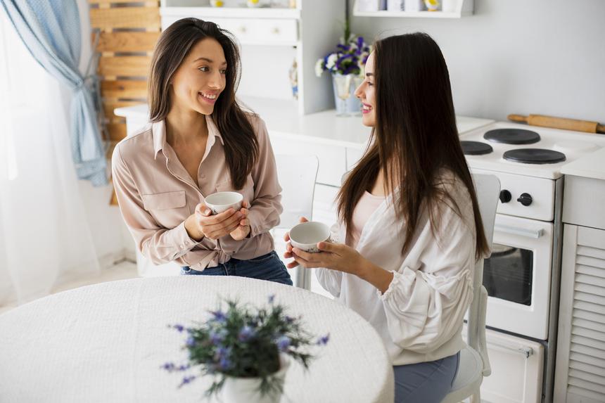 Полное табу: что никогда нельзя рассказывать подругам