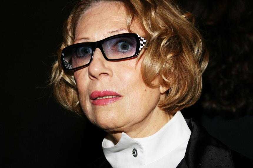 «Зависшая в воздухе»: макет памятника Инне Чуриковой на Новодевичьем показали впервые