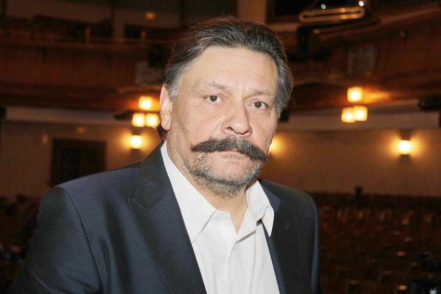 Моложе его на 10 лет: уволенный из МХТ Дмитрий Назаров изменил жене и разбил ей сердце