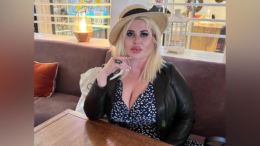 Звезда шансона Алена Андерс попала в больницу с травмой головы из-за упавшего зеркала