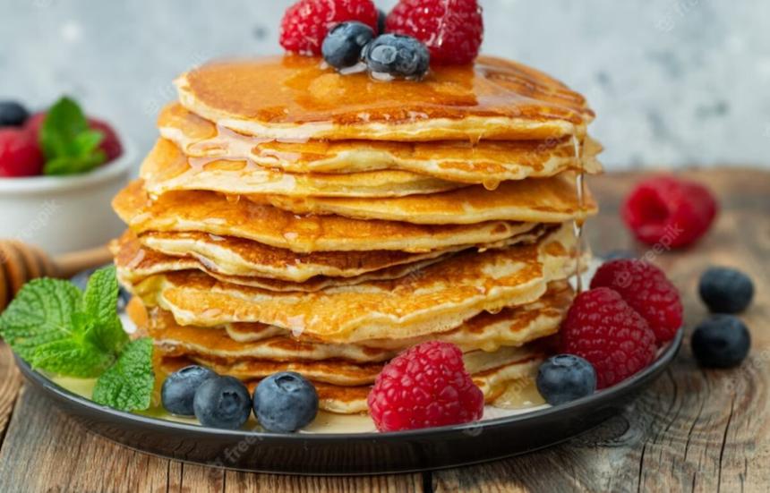 Главный диетолог Москвы рассказала россиянам о том, как полезнее всего есть блины