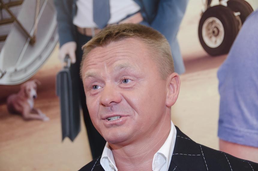 «Осилить не могу»: звезда «Физрука» Владимир Сычев остался без дома из-за финансовых проблем