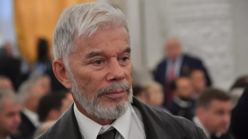 У Олега Газманова отобрали квартиры, но заставили оплачивать коммунальные услуги