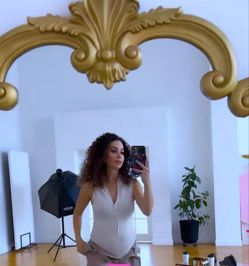 «Я вернулась»: беременная Зепюр Брутян надела открытое боди и показала свой живот