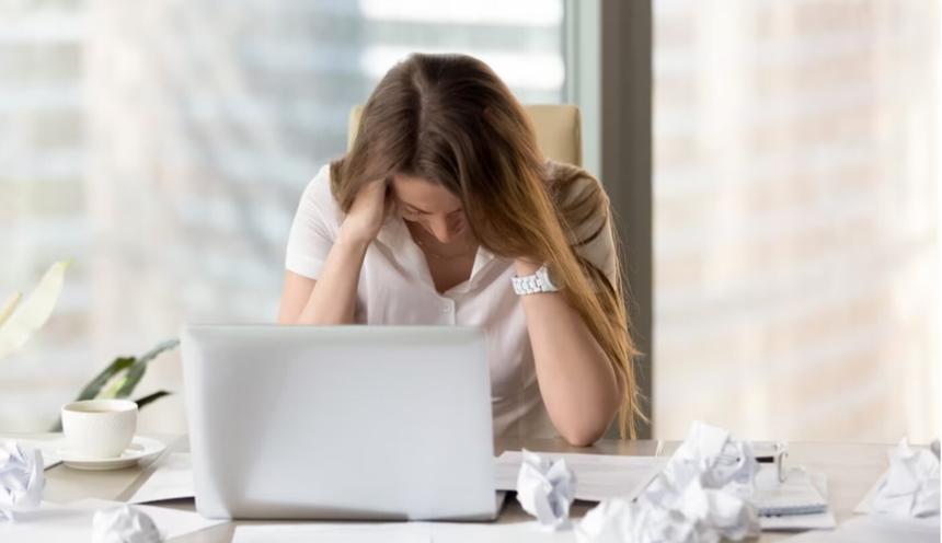 Названо точное время в сутках, когда люди нервничают больше всего