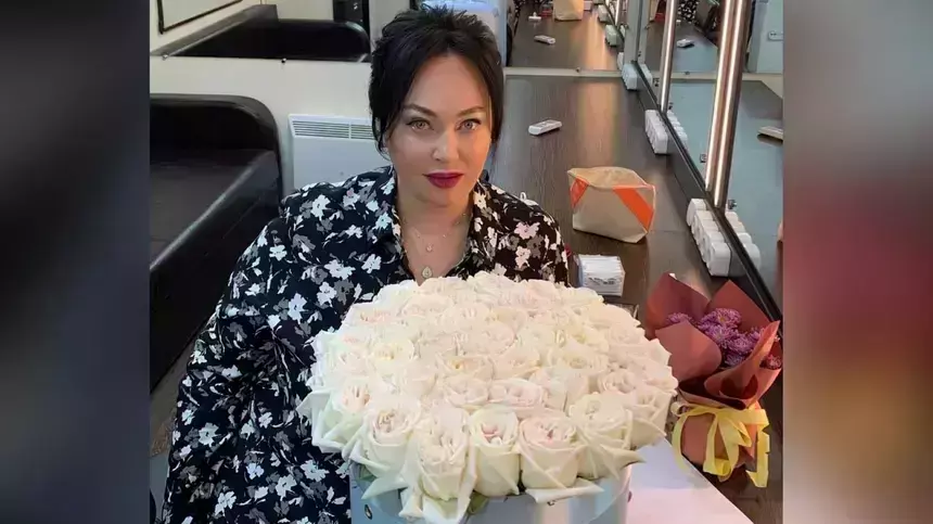 «Верните нам Ларису»: 63-летнюю Гузееву назвали жертвой пластики