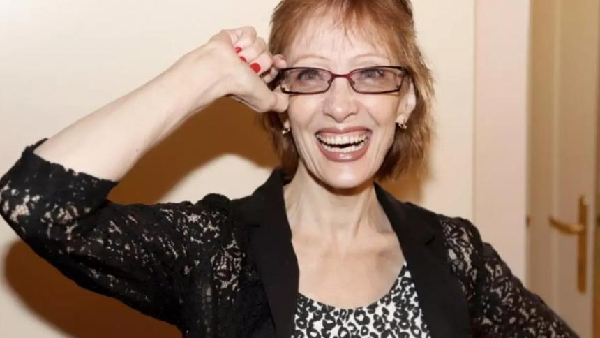 «Подтяжки делаю и зубы вставила»: 64-летняя Ольга Зарубина рассказала об изменениях во внешности