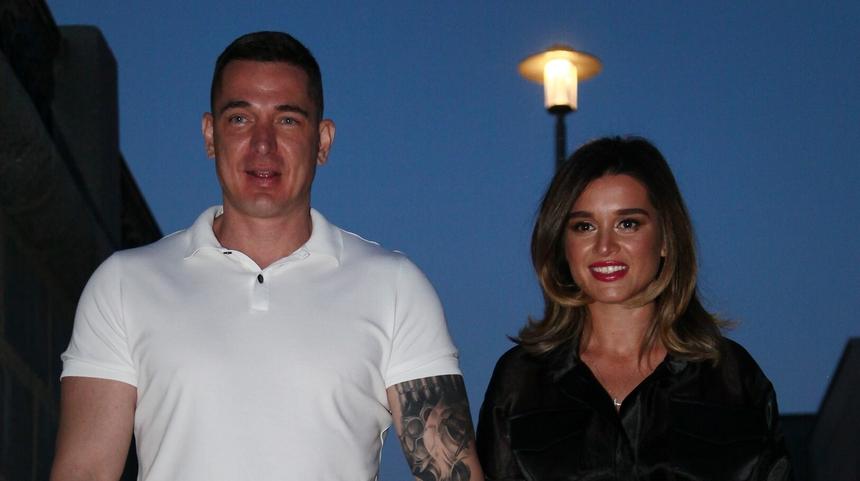 «Мужа не так выбирала»: известная писательница подколола Ксению Бородину