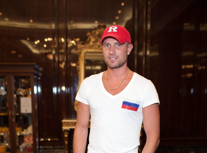 Авербух и окружение Костомарова по-разному рассказали о его состоянии на данный момент