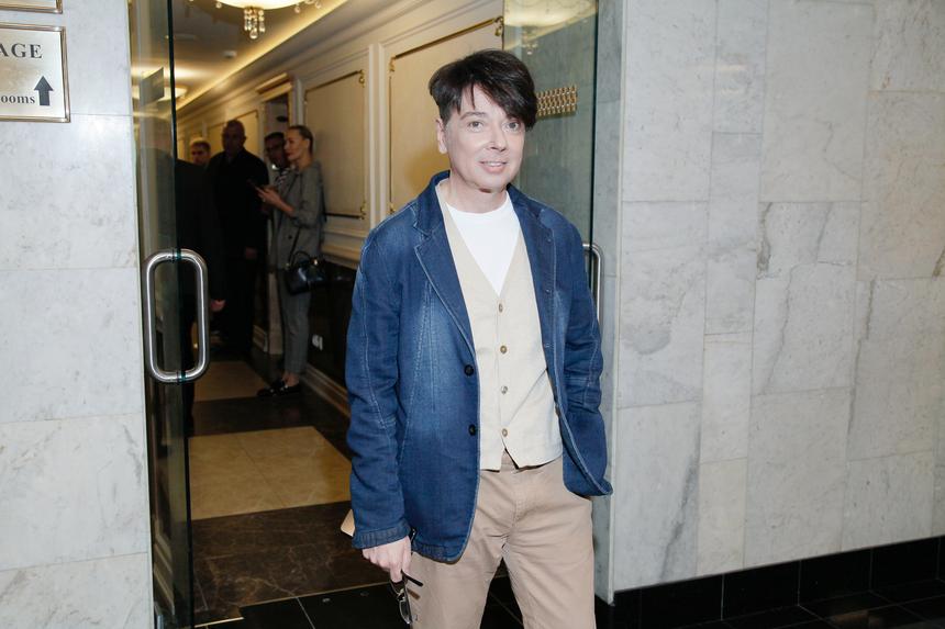 С седыми волосами: тяжелобольной Валентин Юдашкин удивил фанатов своим преображением