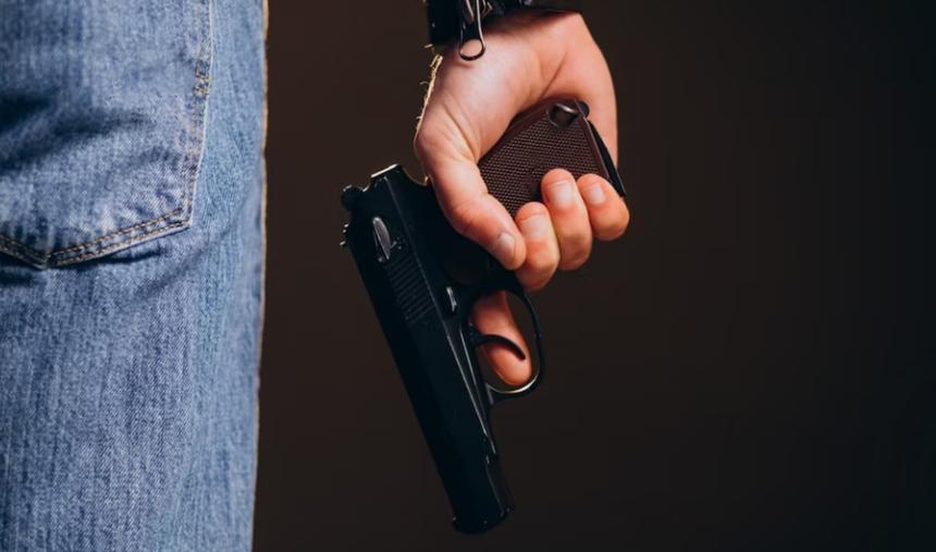 «Я сейчас здесь всех поубиваю!»: мужчина отметил 8 Марта и отстрелил половой орган