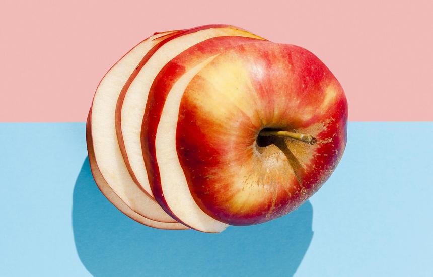 Врачи рассказали о пользе и вреде яблочной кожуры