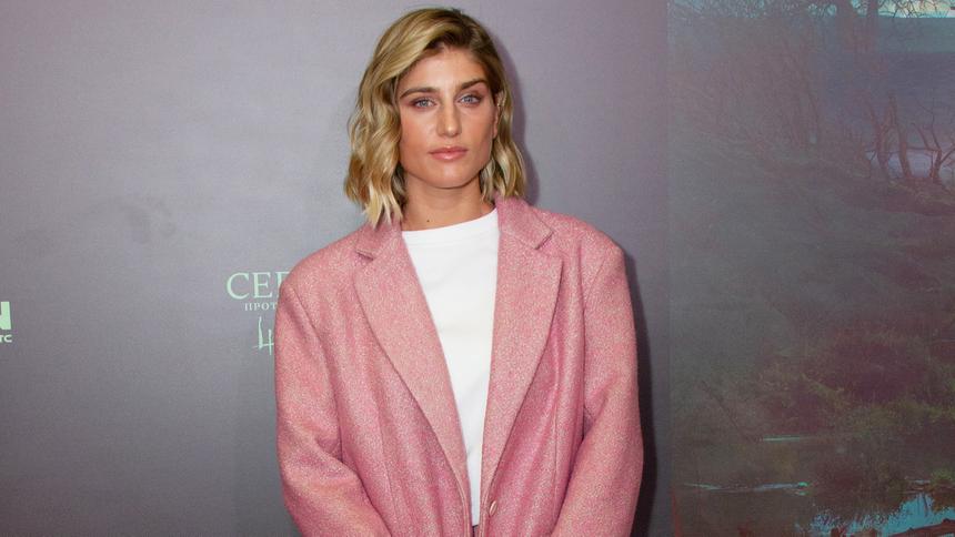 Счастливая Нино Нинидзе в экстремальном мини вновь вышла в свет без Максима Виторгана