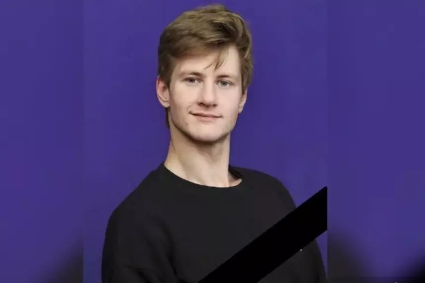 «Не хотел, чтобы знали о его болезни»: умер 22-летний актер Илья Князев