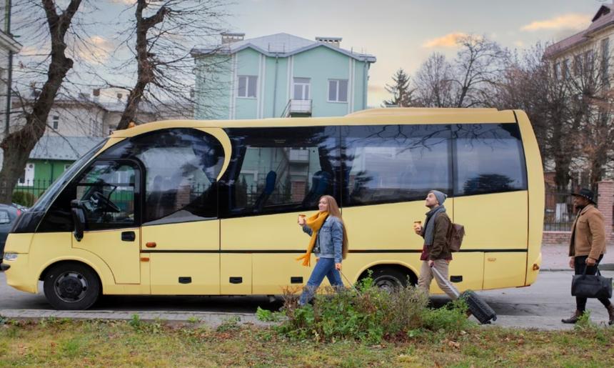 Повздорив с контролером, пассажирка распылила в салоне автобуса газовый баллончик