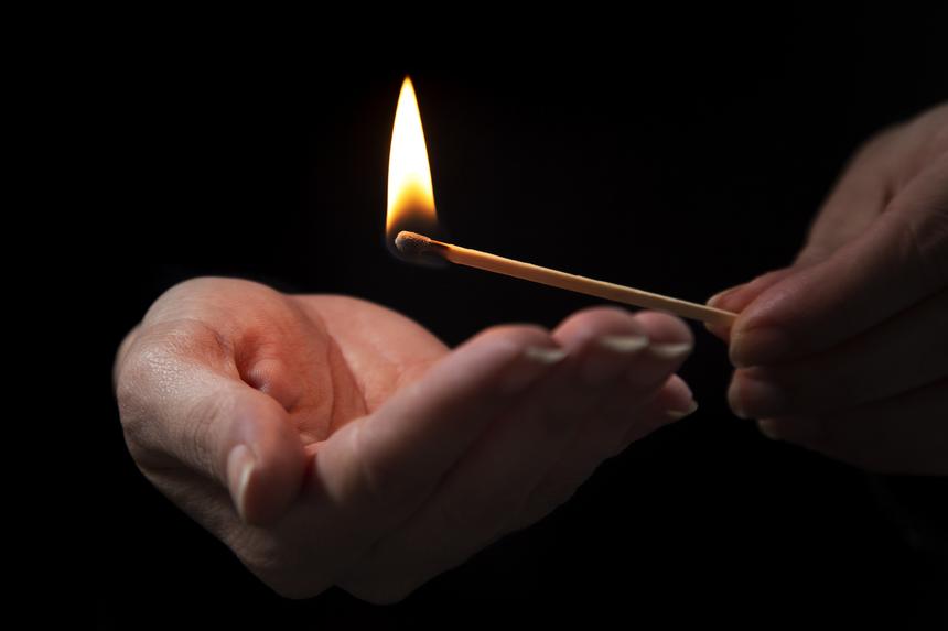 Ходил по поселку и издевался над собаками: поджегший людей слесарь в Подмосковье был бешеным