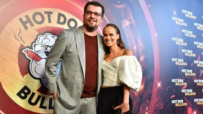 Большая коммунальная квартира: Харламов раскрыл правду о том, как живет под одной крышей с Асмус и Ковальчук