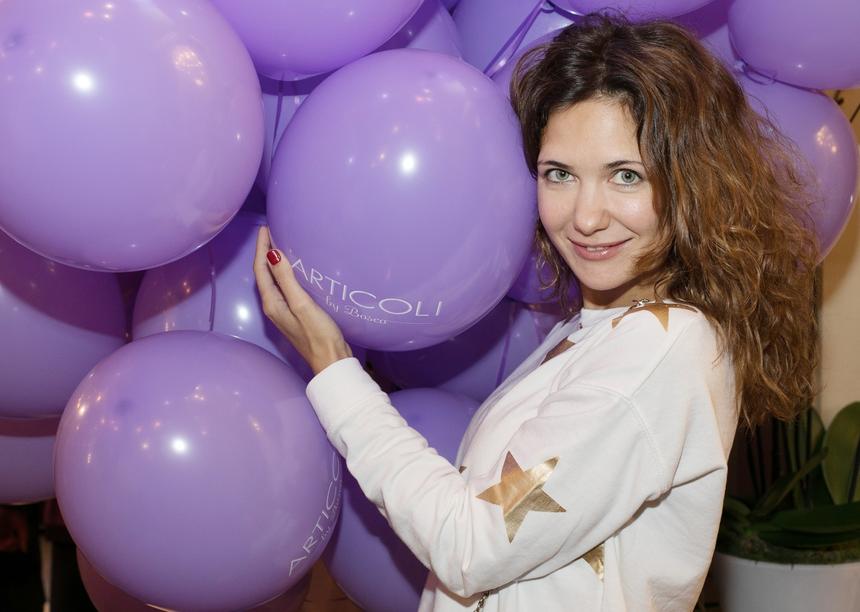 «Пытаемся слышать друг друга»:  Климова рассказала об отношениях с Петренко после развода