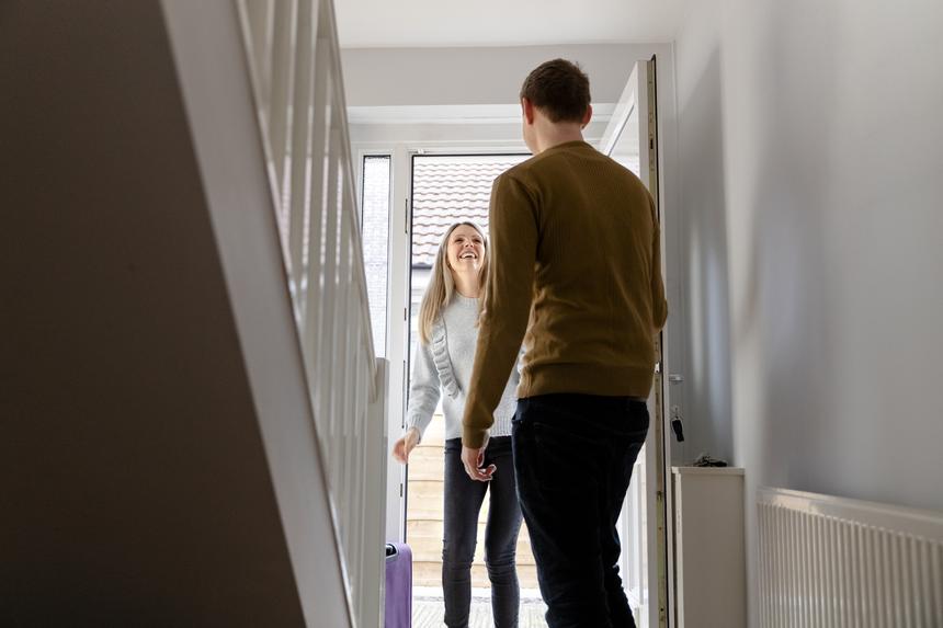 Житель Санкт-Петербурга умер, пытаясь покинуть квартиру раньше бывшей жены