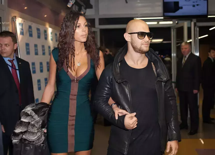 Оксана Самойлова собралась уезжать из страны после новости о тайной любовнице Джигана