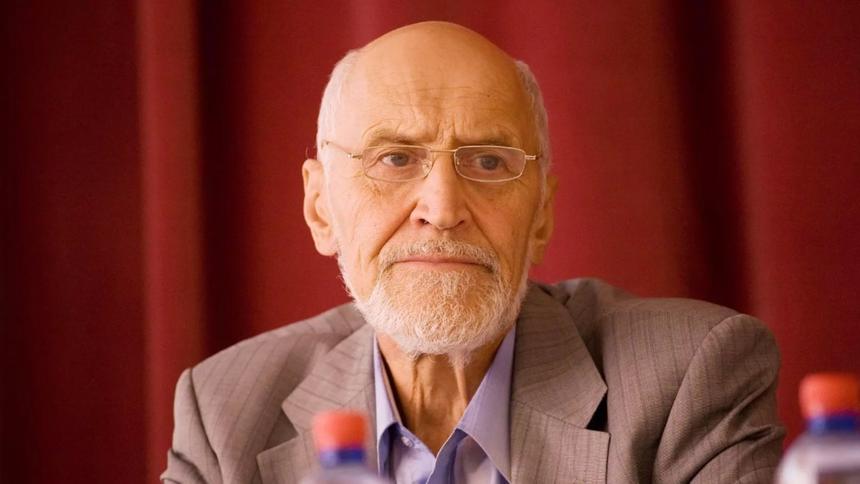 «Это не шутка»: 85-летнего Николая Дроздова вновь госпитализируют и изолируют от родственников