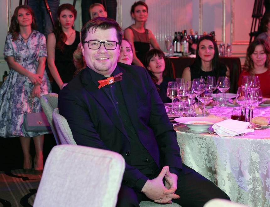 Иван Ургант в пролете: появились подробности о новом шоу «Вечерний Харламов»