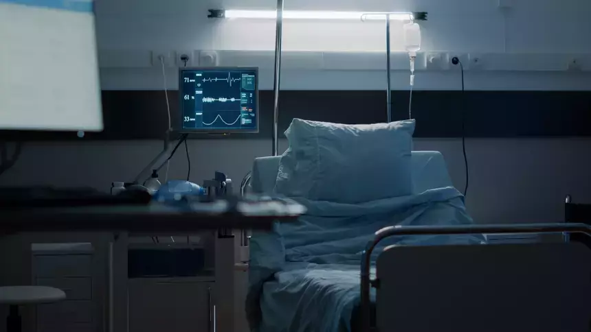 Мать спутала настойку чистотела с витамином: 5-летнюю дочку госпитализировали в Москве