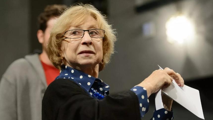 Не уволена, но и не работает: в «Современнике» рассказали о положении Лии Ахеджаковой в театре