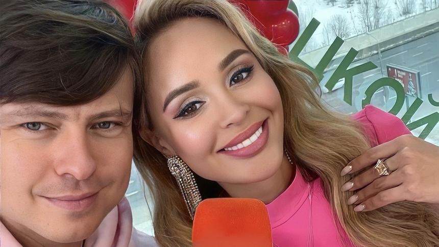 Сразу две бывшие возлюбленные заявили о желании вернуться к Прохору Шаляпину, а он вывел в свет новую