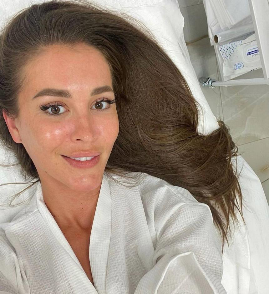 «Функционал плеча ограничен»: 33-летняя Анна Бузова рассказала о серьезной операции жениха