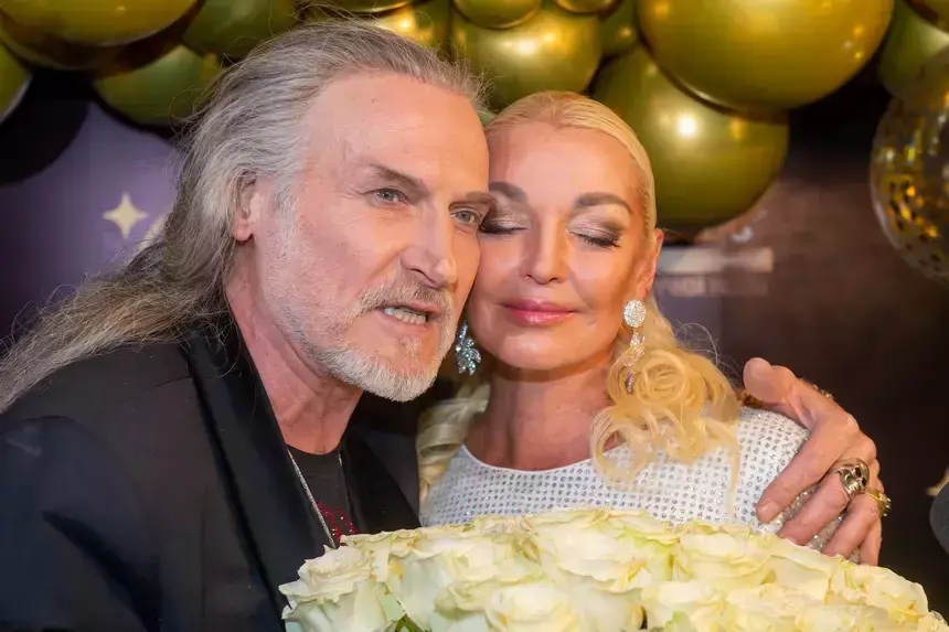 «Сотрясается все вокруг»: Волочкова рассказала, чем Джигурда занимается у нее дома