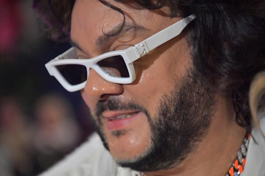 Так лучше: Филипп Киркоров снял парик блондина