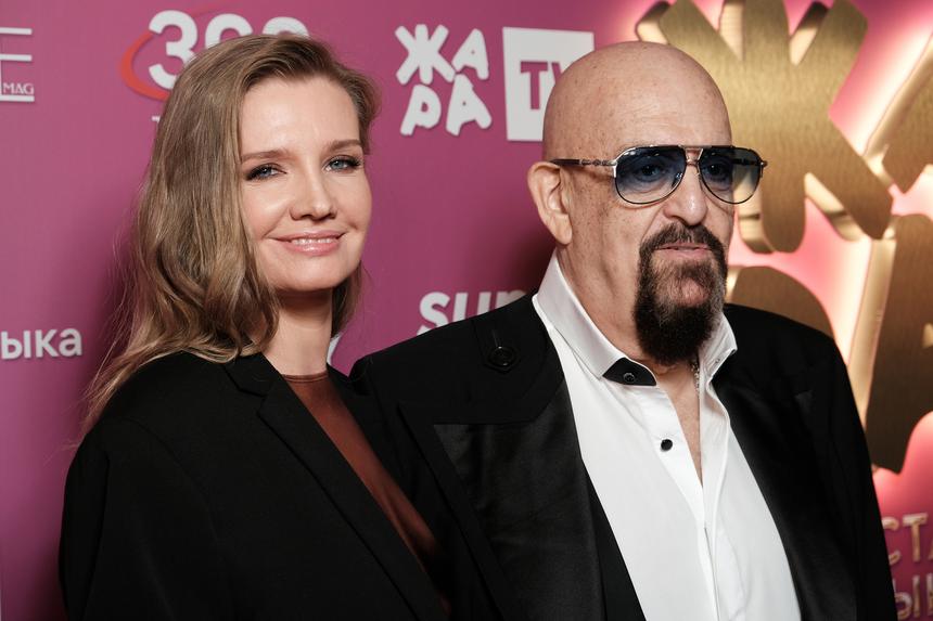 «Разбился на льду»: 75-летний Михаил Шуфутинский получил серьезную травму