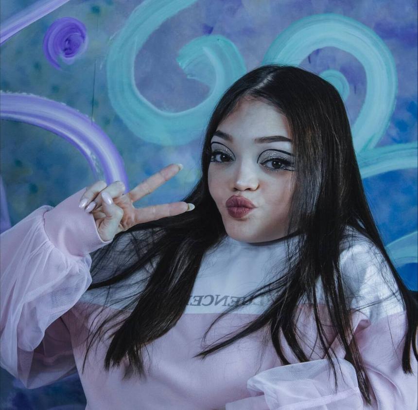 «Людей с инвалидностью не могут полюбить»: как бьюти-блогер Лили Ло разрушает стереотипы