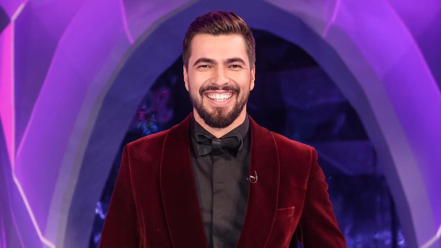 Ведущий шоу «Маска» Вячеслав Макаров высказался о возможных победителях 4 сезона