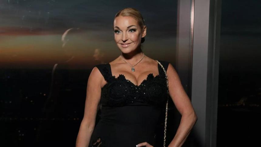 «Очевидно проблемы»: Волочкову после «забавных» танцев показали психиатру