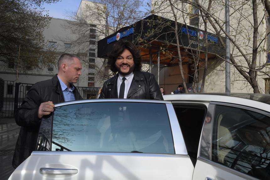 Это журналистка: 55-летний певец Филипп Киркоров рассекретил новую любовь