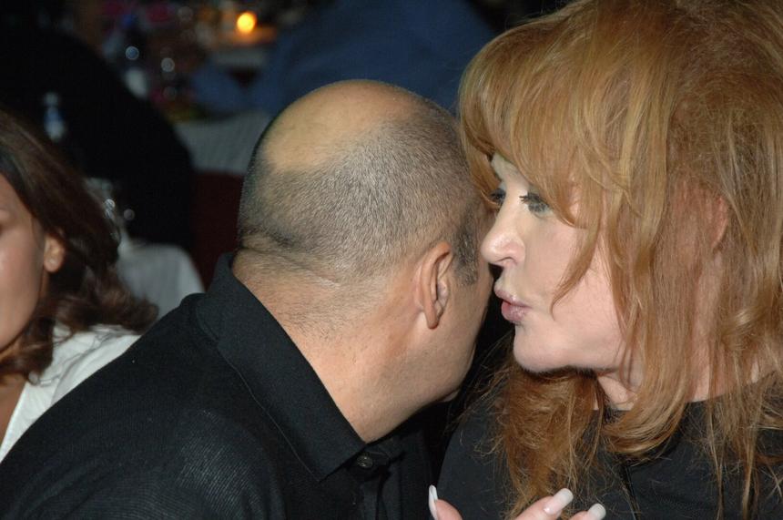 Сделку провернули без лишнего шума: известный шоумен рассекретил таинственную семью, купившую замок Пугачевой