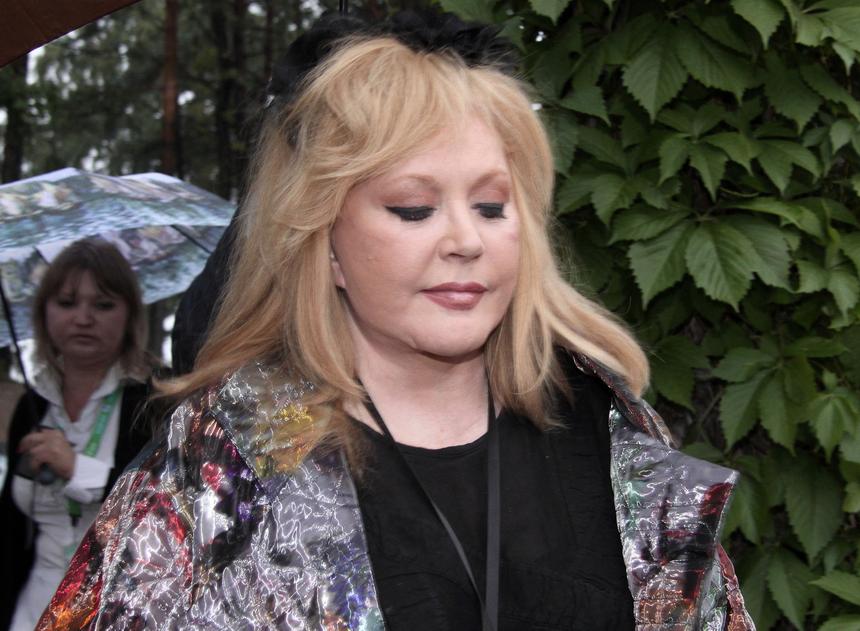 Показать документы не смог: Барецкий обманул, что приобрел замок Пугачевой