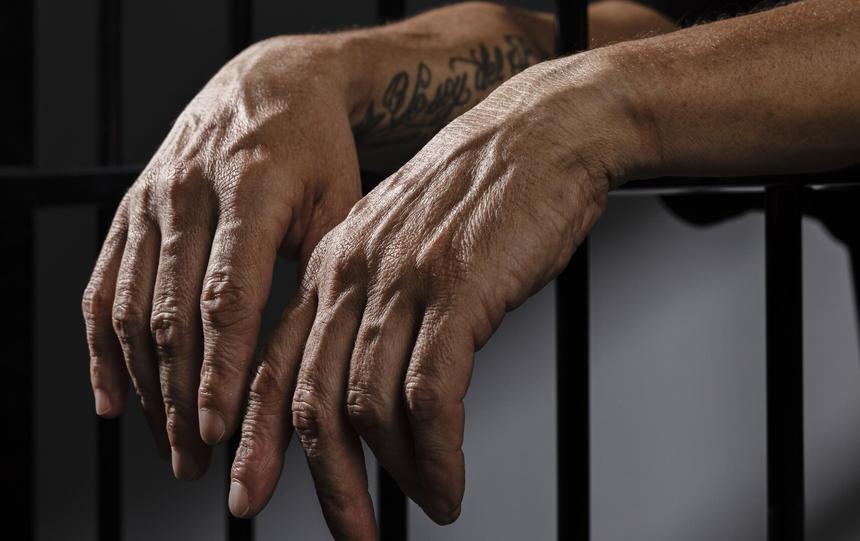 В Санкт-Петербурге у дома детского творчества поймали эксгибициониста