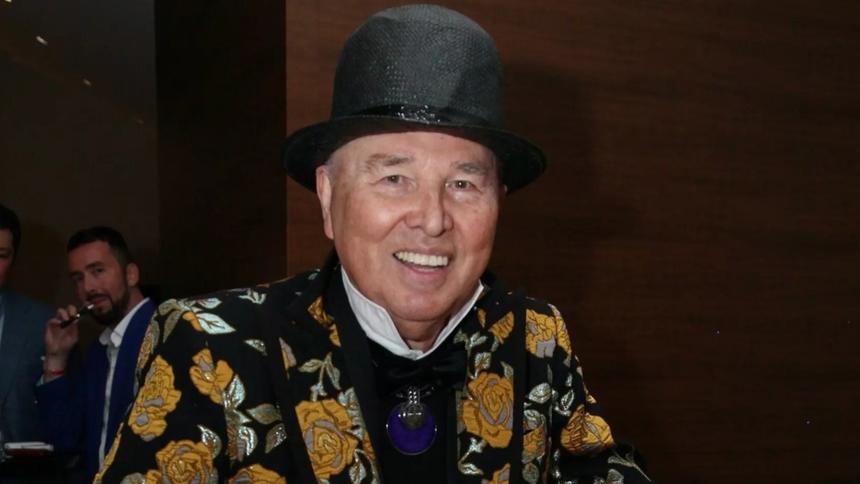 Экс-директор Дома моды Зайцева заявил, что больной шизофренией сын кутюрье разрушил империю отца