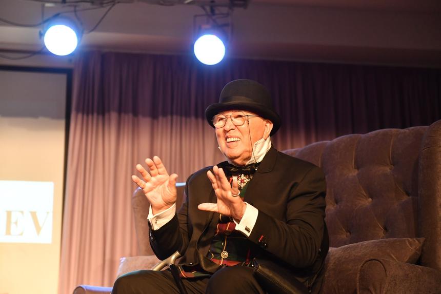 Поселились в доме и присматривали за модельером: на наследство Вячеслава Зайцева могут претендовать незнакомые люди