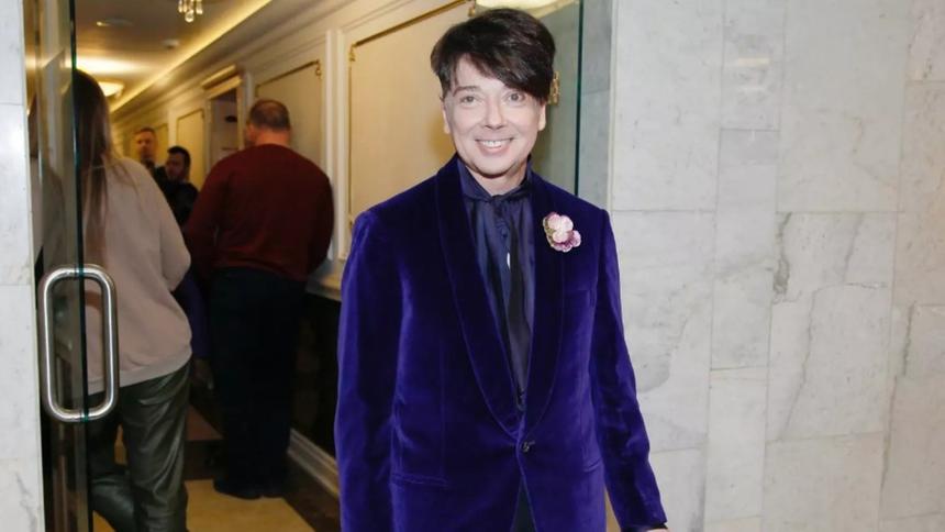 «Стал считать розетки»: назван главный страх умершего от онкологии Валентина Юдашкина