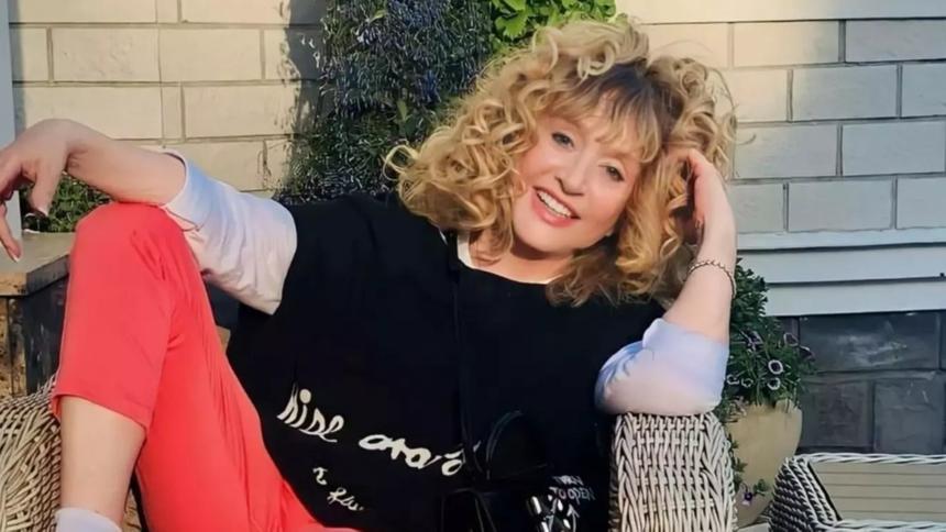 Прилетела не одна и за миллионы: что на самом деле скрывается за возвращением Пугачевой в Россию