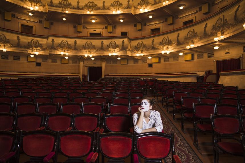 «Выступали для полупустого зала»: оперный певец о Большом театре в период пандемии