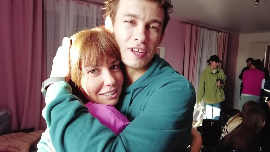 Агата Муцениеце предъявила нового «мужа» и высмеяла брак Павла Прилучного с Зепюр Брутян