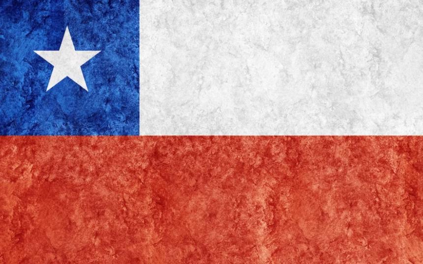 Президент Чили застрял на детской горке