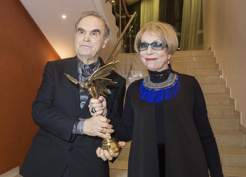 112: 88-летнего Глеба Панфилова подключили к аппарату ИВЛ